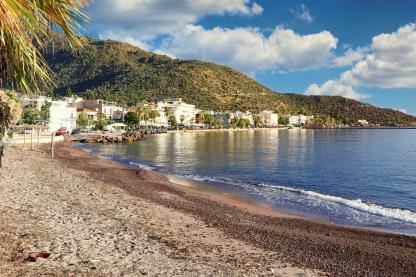 Methana – Hiking on the Island of the Volcano